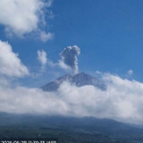 Gunung Semeru Erupsi, Warga Diimbau Tidak Beraktivitas Dalam Radius 5 Kilometer