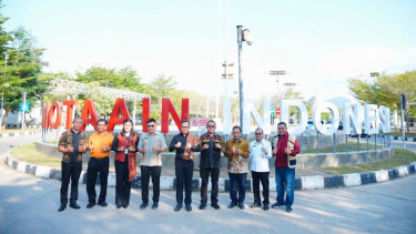 Tinjau PLBN Motaain, Wamendagri Bima Arya Pastikan Layanan Perbatasan Indonesia-Timor Leste Beroperasi Optimal
