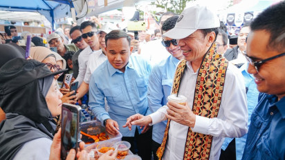 Kunjungi Centra UMKM Lampung Tengah, Jokowi Jajan Es Kopi dan Keripik Pisang