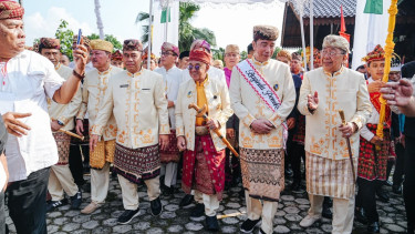 Tokoh Adat Lampung Tegaskan Prosesi Injak Kepala Kerbau Bukan Penghinaan, Melainkan Simbol Penyucian Diri