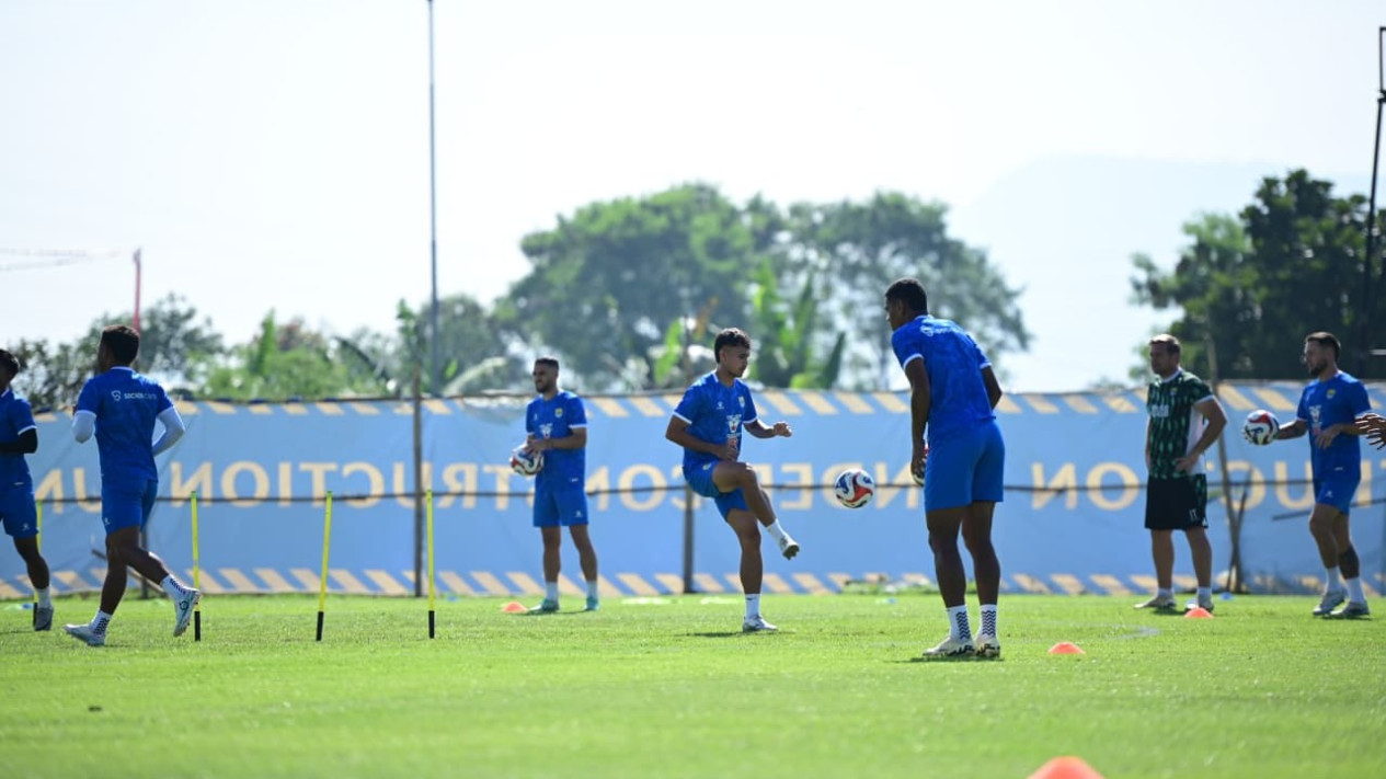 Resmi Berpisah, Rezaldi Hehanussa Ungkap Momen Paling Berkesan Selama Bela Persib Bandung
            - galeri foto
