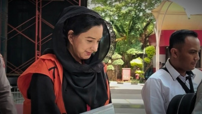 KPK Periksa Fadia Arafiq Untuk Konfirmasi Barang-batang yang Disita