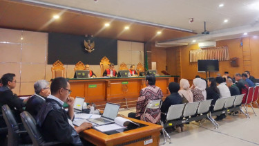 Sidang Dugaan Ijon Proyek Bekasi, Istri HM Kunang Sebut Perhiasan yang Disita KPK Dibeli dari Hasil Usaha