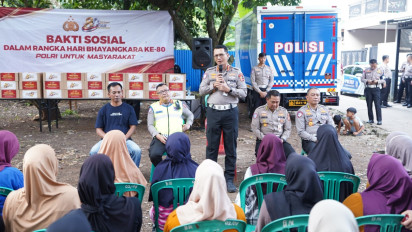 Pererat Hubungan dengan Masyarakat, Polri Gelar Bansos Jelang Hari Bhayangkara ke-80