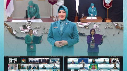 Ketum TP PKK Lantik Ketua TP PKK dan Ketua Tim Pembina Posyandu Jawa Barat, Tekankan Penguatan Kelembagaan