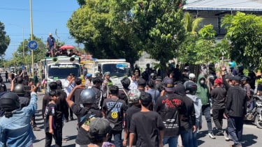 Ribuan Buruh Tambang Pasir Turun Jalan di Banyuwangi, Ini Tuntutannya