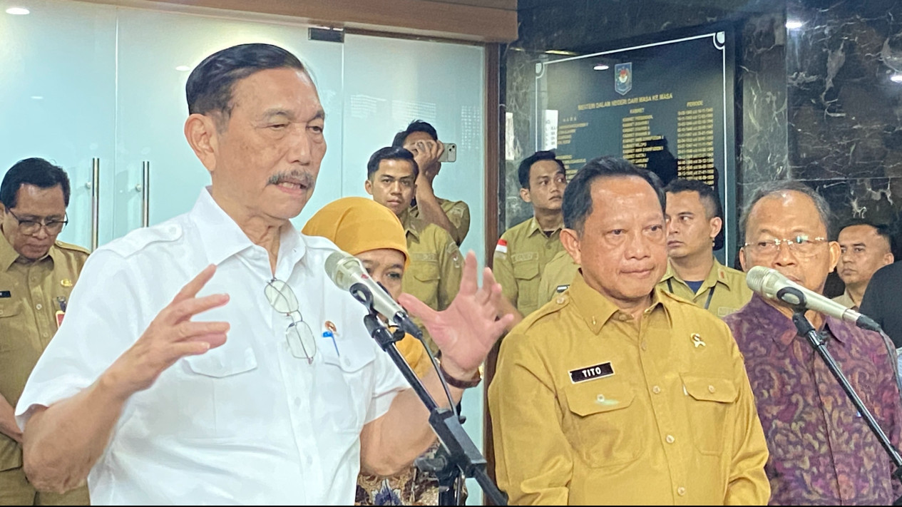 Luhut Ungkap Sistem Digitalisasi Bansos Bisa Hemat APBN hingga Rp1.500 Triliun
            - galeri foto