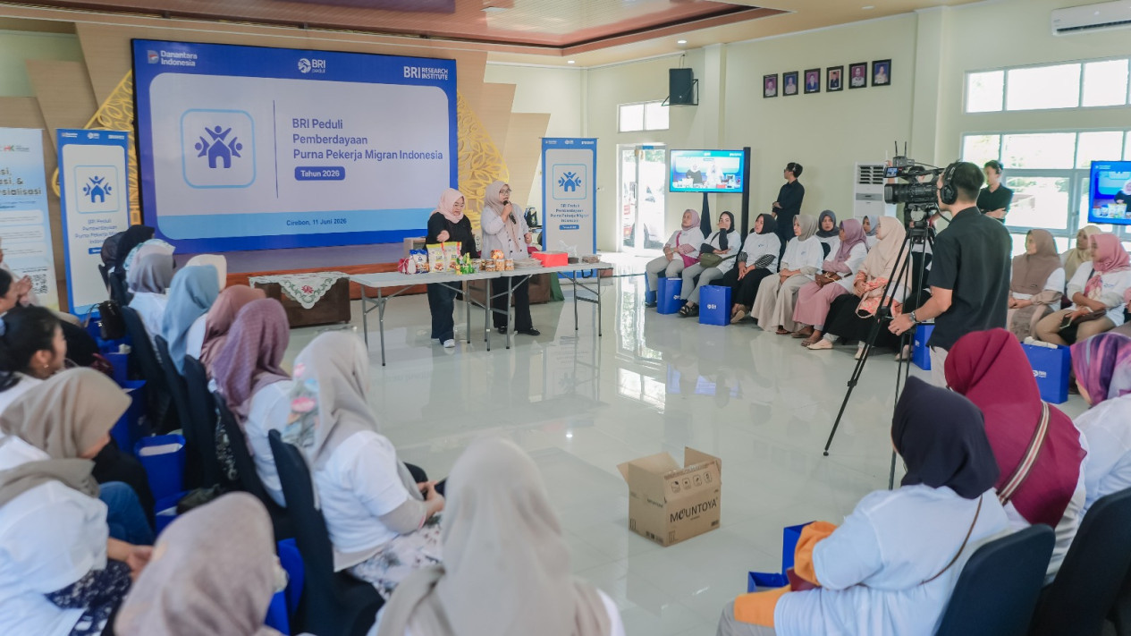 Dukung Ketahanan Ekonomi, BRI Peduli Bekali 60 Purna Pekerja Migran Indonesia di Cirebon Keterampilan Wirausaha
            - galeri foto