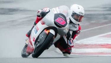 Tak Bisa Tutupi Kekecewaannya, Ini Kata-kata Pertama dari Veda Ega Pratama Usai Dirinya DNF di Moto3 Belanda 2026