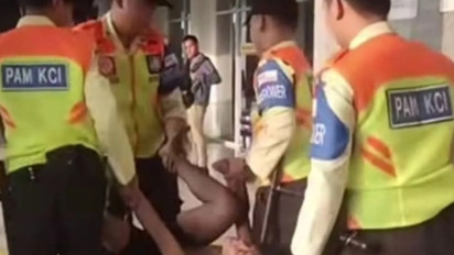 Pria Diduga ODGJ di Stasiun Duri Diamankan, Tidak Pakai Baju hingga Teriak-Teriak "Gue Calon Taruna Akpol"