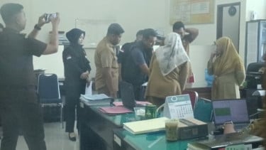 Usut Dugaan Korupsi, Kejari Tulungagung Geledah Kantor BPKAD dan Disbudpar