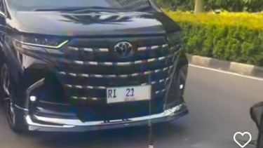 Viral Patwal RI 21 Pepet Mobil Warga di Kawasan Senayan