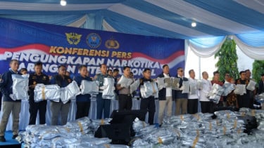 Pengungkapan 3,37 Ton Ganja Jadi Kado Besar HANI dan HUT Bhayangkara ke-80 untuk Indonesia