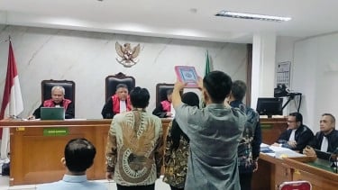 Berbelit-belit, Hakim Tegur Mantan Ketua DPRD di Sidang Kasus Tunjangan Perumahan DPRD Kabupaten Bekasi