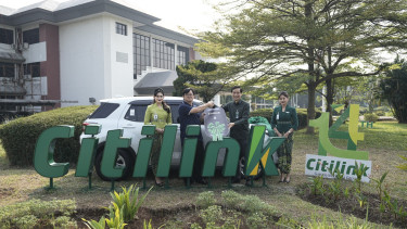 Citilink Serahkan Hadiah Utama Mobil dan Tiket Gratis kepada Pelanggan Setia Pemenang Undian