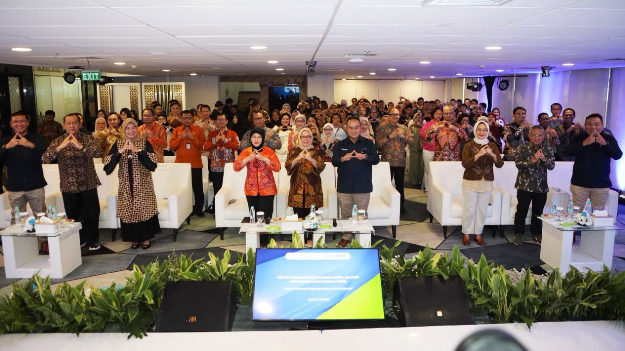 Ibu-Ibu PNM Mekaar Jadi Wajah Perempuan Berdaya dalam Sensus Ekonomi 2026
            - galeri foto