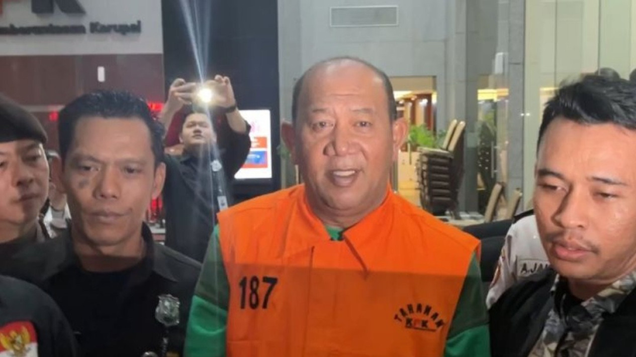 KPK Ungkap Bupati Langkat Terima Rp3,5 M Terkait Kepsek Hingga Seragam SD
            - galeri foto