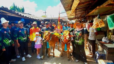 Ribuan Warga Padati Lomba Kerapan Sapi HUT Ke-60 Korem 084/Bhaskara Jaya di Sumenep