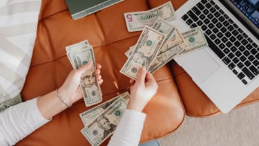 9 Tips Kaya di Usia Muda ala Raditya Dika, Bukan Sekadar Kerja Keras tapi Juga Kerja Cerdas