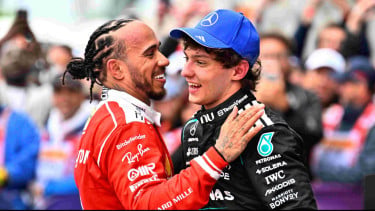 Hasil Sprint Race F1 GP Inggris 2026: Mercedes Berjaya! Kimi Antonelli Asapi Lewis Hamilton di Sirkuit Silverstone