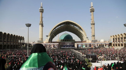 Di Sela Peringatan Kematian Khamenei, Hizbullah Bertemu Menlu Iran
