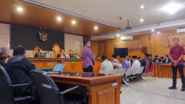 Jaksa Cecar Saksi Soal Uang Rp200 Juta dalam Sidang Korupsi Bupati Bekasi Nonaktif, Suheri: Itu Hasil Jual Tanah!