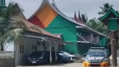 Detik-detik KPK Geledah Balai Milik Bupati Kuansing Nonaktif dan rumah Kadisbun