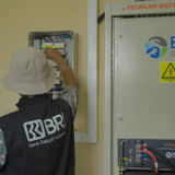 Terangi Desa Bojong di Bandung Barat, BRI Peduli Hadirkan PLTS untuk Perkuat Ekonomi Masyarakat