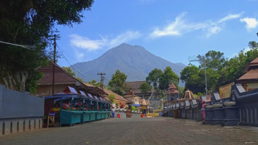 Bikin Heboh Netizen, Daftar Harga Disebut untuk Layanan Ritual di Gunung Kawi Viral