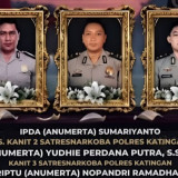Kapolri Anugerahkan Kenaikan Pangkat Anumerta Bagi 3 Polisi yang Gugur dalam Penggerebekan Bandar Narkoba