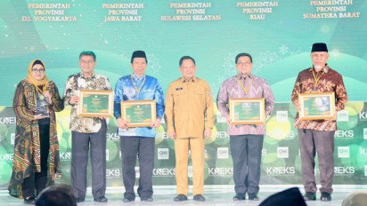 Mendagri Serahkan Anugerah Adinata Syariah 2026, Dorong Pemda Kembangkan Potensi Ekonomi Syariah