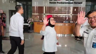 Tiba-Tiba Kepala BGN Nanik S. Deyang Datangi KPK