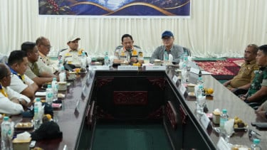 Apresiasi Swadaya Masyarakat, Pemerintah Bakal Perkuat Jembatan Enang-Enang dan Perlintasan Lainnya