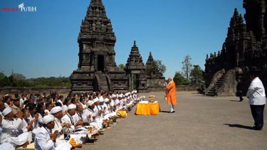 PM India Modi Terharu di Candi Prambanan: ‘Om Namah Shivaya’ Bergema di Indonesia