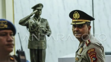 Bukan Main! Terungkap di Sidang: Eks Kapolres Bima Kota Diduga Biayai Umrah Sekeluarga dari Uang Setoran Bandar Sabu