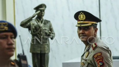 Bukan Main! Terungkap di Sidang: Eks Kapolres Bima Kota Diduga Biayai Umrah Sekeluarga dari Uang Setoran Bandar Sabu