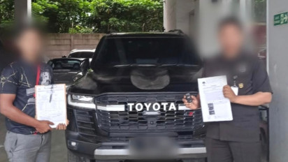 Melongok Kendaraan Land Cruiser yang Dibeli Secara Kredit untuk Suap Bupati Kuansing dari Sekda