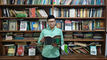 Elegi Sayid Imam Ali Khamenei dan Seribu Mawar Halveti