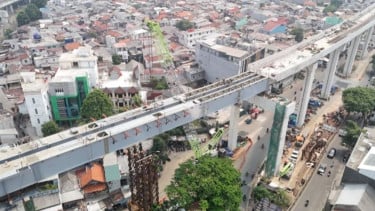 Proyek LRT Jakarta Rute Velodrome-Manggarai Capai 94 Persen, Girder Terakhir Berhasil Terpasang