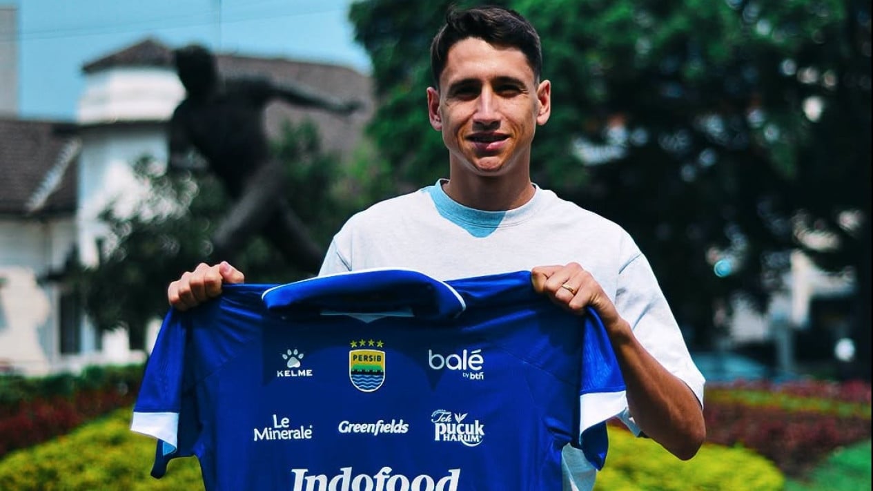 Ada Peran Bojan Hodak dalam Perekrutan Luka Menalo, Optimistis Bawa Persib Juara Lagi
            - galeri foto