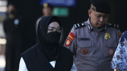 Penampakan Bupati Sukoharjo Etik Suryani di KPK Usai Terjaring OTT