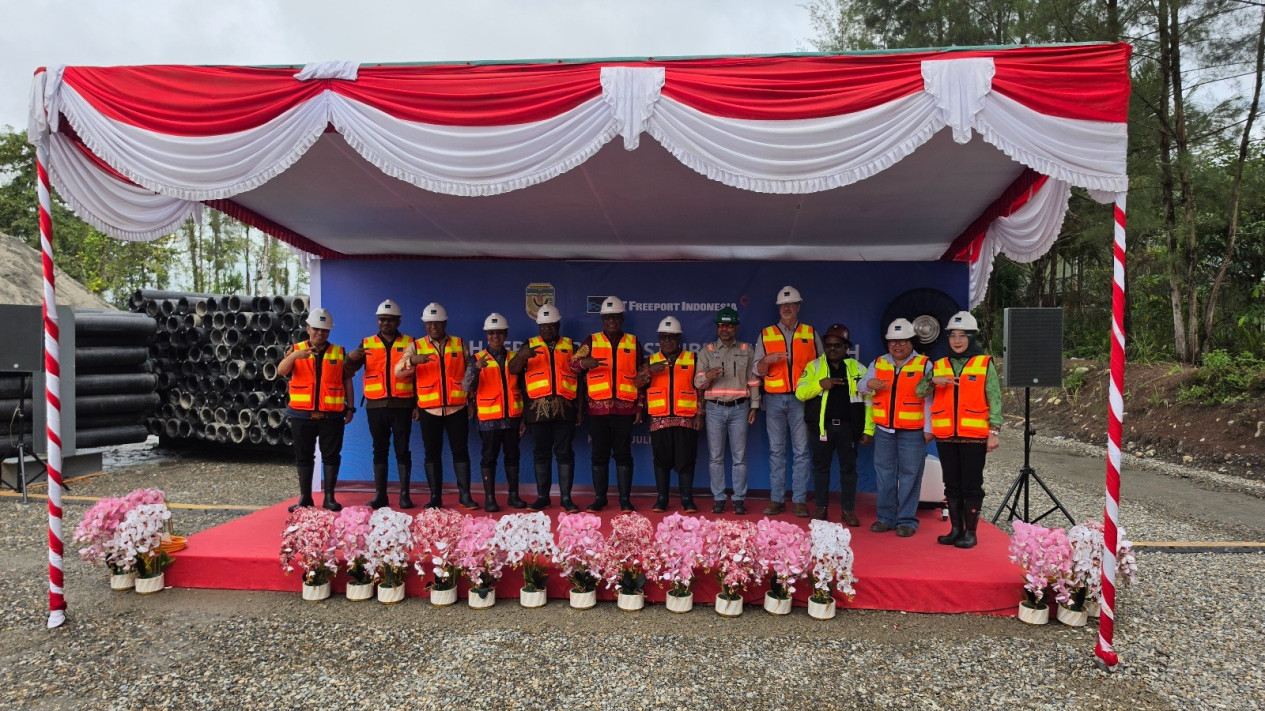 Perluas Akses Air Bersih untuk Masyarakat, Freeport Indonesia  Hibahkan 11 KM Pipa kepada Pemkab Mimika
            - galeri foto