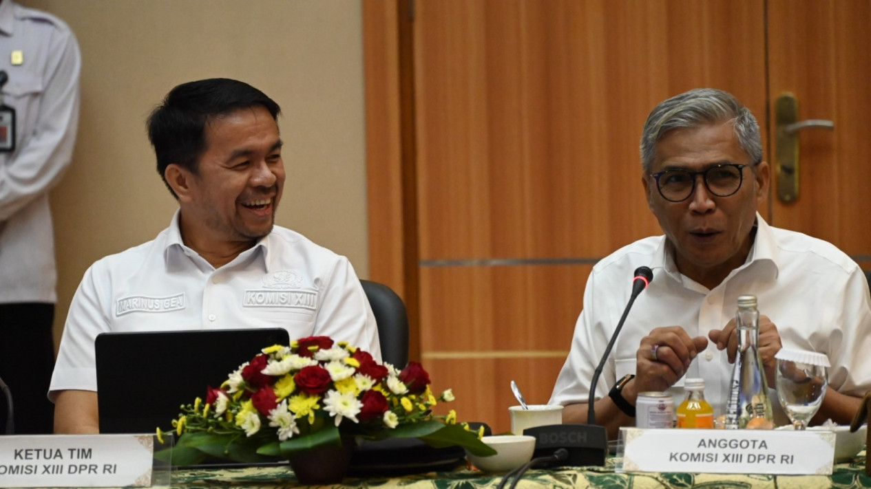 Komisi XIII DPR RI Sebut Harmonisasi Regulasi Daerah Kunci Reformasi Hukum Nasional
            - galeri foto