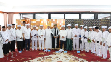 Rahmat Gobel Dianugerahi Garai Anumerta oleh Dewan Adat Gorontalo