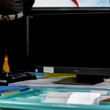 Jelang Konferensi Pers 3 Kasus Korupsi Besar, Polri Perlihatkan 11 Kontainer Barang Bukti