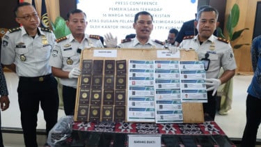 Kakanwil Ditjen Imigrasi NTT Bongkar Modus Baru Penyelundupan Manusia: 16 WN Uzbekistan Masuk Lewat Laut Alor-Rote
