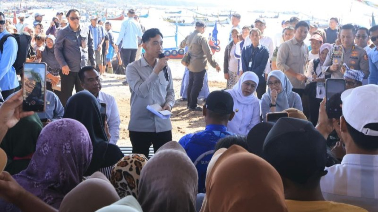 Wapres Gibran Kunjungi Pasar Ikan Muncar, Dengar Keluhan Pengerukan dan Pemecah Ombak
            - galeri foto