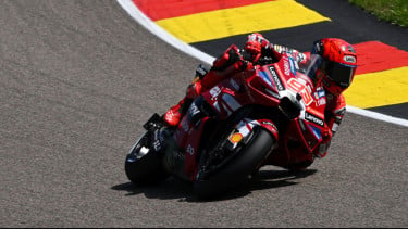 Hasil Kualifikasi MotoGP Jerman 2026: Ducati Kuasai Baris Depan, Sang Raja Sachsenring Sukses Amankan Pole Position