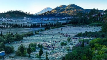 Suhu di Dieng Capai Nol Derajat Celcius, BMKG Imbau Wisatawan Waspadai Penurunan Suhu Drastis