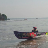 Puluhan Nelayan di Probolinggo Adu Cepat Lomba Balap Perahu Fiber